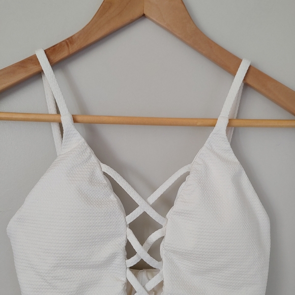 Dippin Daisys Bliss One Piece Swimsuit Criss Cross Size Small White Dove - Picture 8 of 16